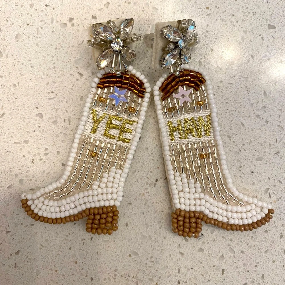New Cowboy Boots Beaded Earrings Rhinestone White Yee Haw Western Rodeo Cowgirl - Picture 3 of 5